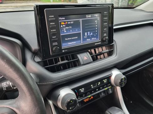 Used 2021 Toyota RAV4 XLE w/ XLE Grade Weather Package AWD/4WD image 18