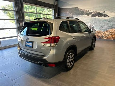 Used 2023 Subaru Forester Premium AWD/4WD image 39
