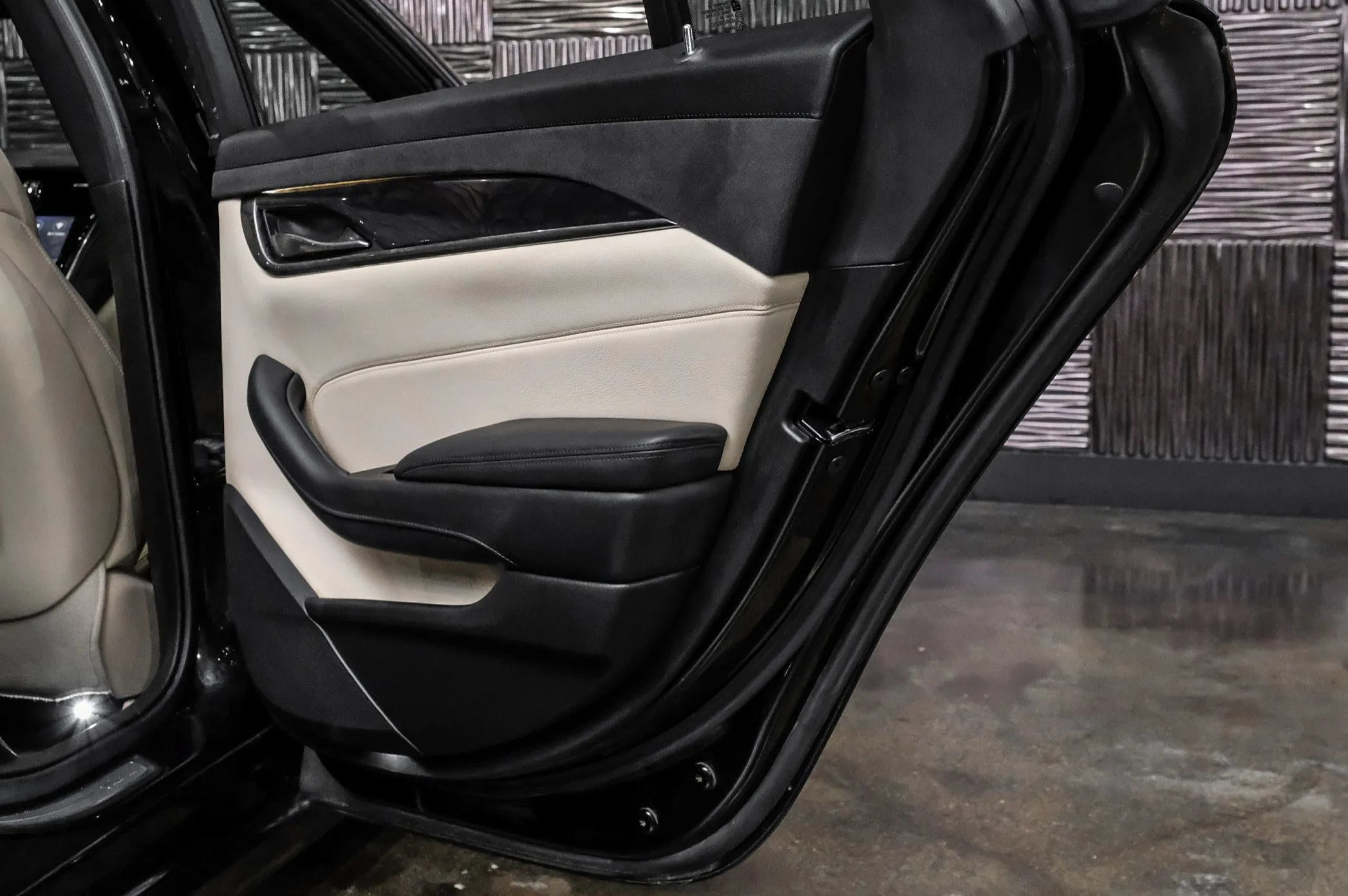 Used 2019 Cadillac CTS Luxury RWD image 49