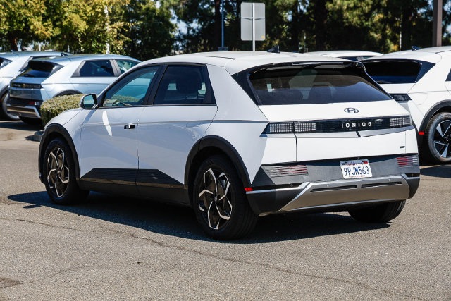 Certified 2024 Hyundai Ioniq 5 SEL AWD/4WD image 2