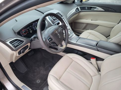 Used 2019 Lincoln MKZ Reserve FWD image 5