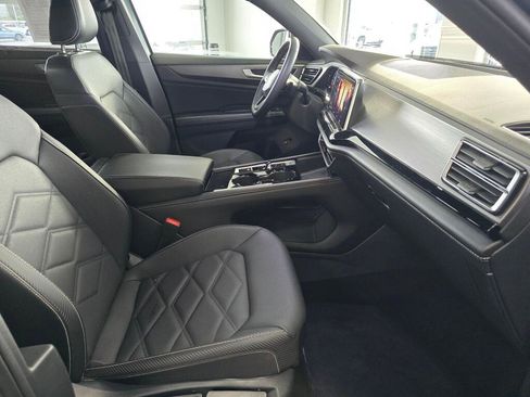 Used 2024 Volkswagen Atlas Cross Sport SE image 44