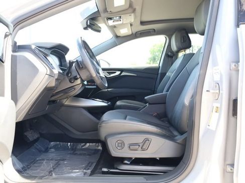 Used 2023 Audi Q4 e-tron Premium Plus w/ Premium Plus AWD/4WD image 13