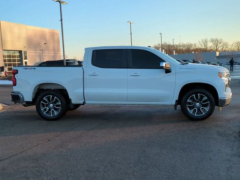 Used 2022 Chevrolet Silverado 1500 LT image 9