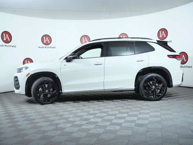 Used 2025 Volkswagen Tiguan SE R-Line AWD/4WD image 5