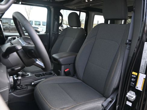 Used 2025 Jeep Wrangler Sahara w/ Safety Group image 7