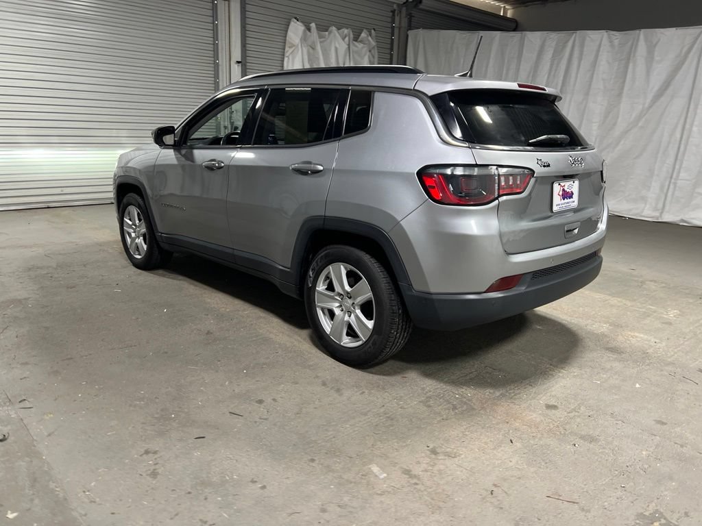 Used 2022 Jeep Compass Latitude w/ Convenience Group FWD image 5