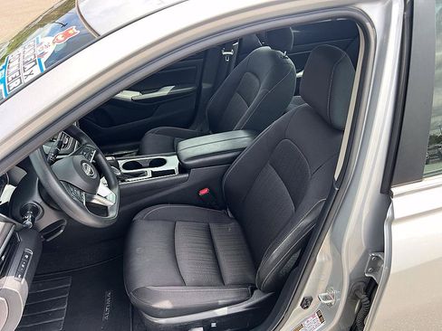 Certified 2024 Nissan Altima 2.5 SV FWD image 13