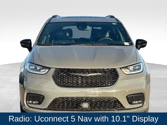 Used 2025 Chrysler Pacifica Limited FWD image 12