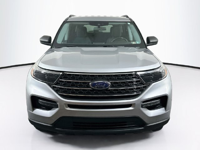 Used 2020 Ford Explorer XLT w/ Comfort Package AWD/4WD image 2