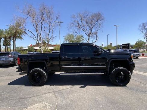 Used 2018 GMC Sierra 2500 Denali w/ Duramax Plus Package AWD/4WD image 2