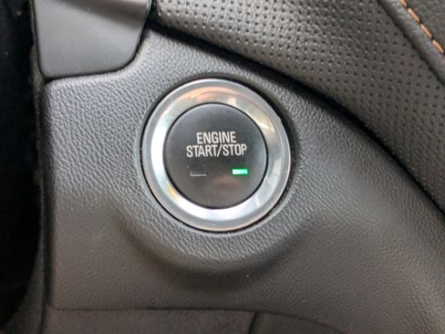 Used 2021 Chevrolet Equinox Premier image 32