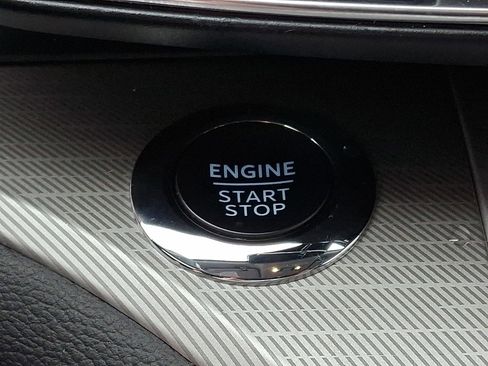 Used 2024 Ford Explorer XLT w/ Equipment Group 202A image 22