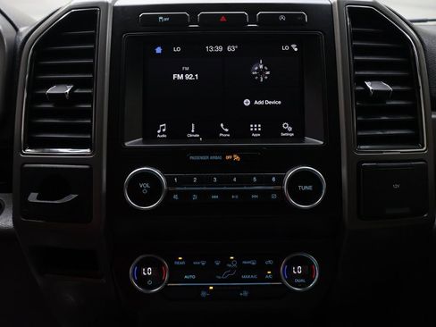 Used 2019 Ford Expedition XLT image 25