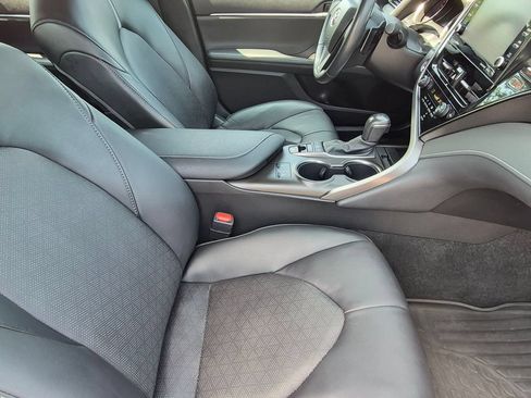 Used 2022 Toyota Camry XSE FWD image 29