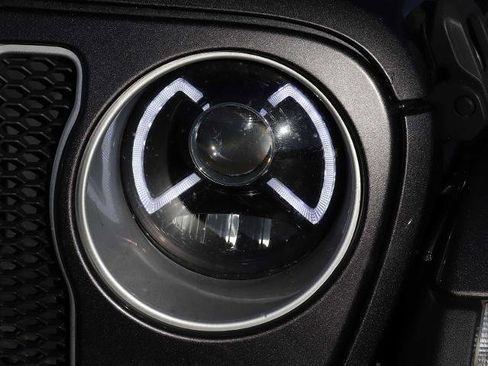 Used 2020 Jeep Wrangler Unlimited Sahara w/ Uconnect 4C Nav & Sound Group image 10