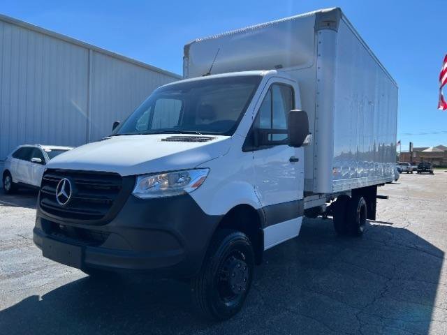 Used 2024 Mercedes-Benz Sprinter 3500 image 2