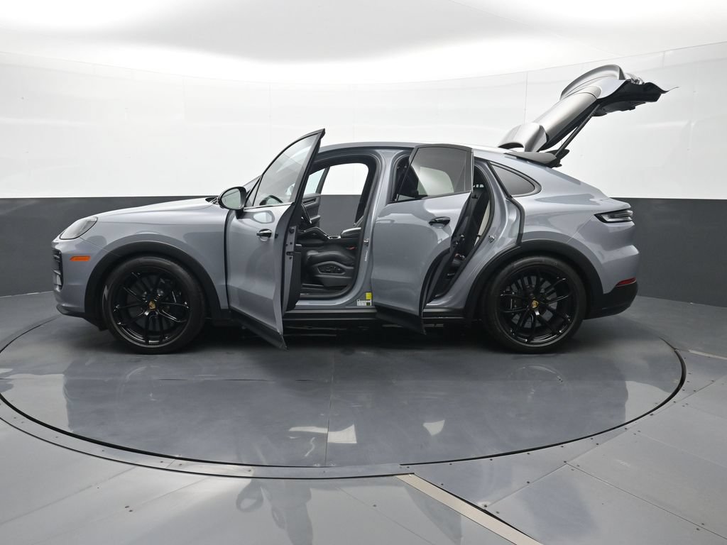 Certified 2024 Porsche Cayenne Turbo GT AWD/4WD image 28