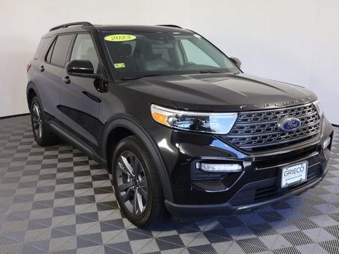 Used 2023 Ford Explorer XLT w/ Equipment Group 202A AWD/4WD image 1