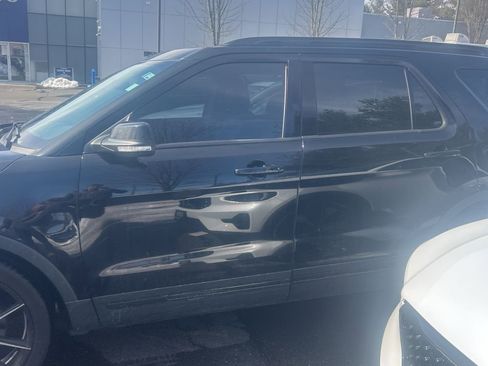 Used 2017 Ford Explorer Sport w/ Equipment Group 401A image 4