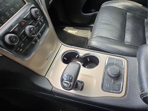 Used 2014 Jeep Grand Cherokee Overland AWD/4WD image 25