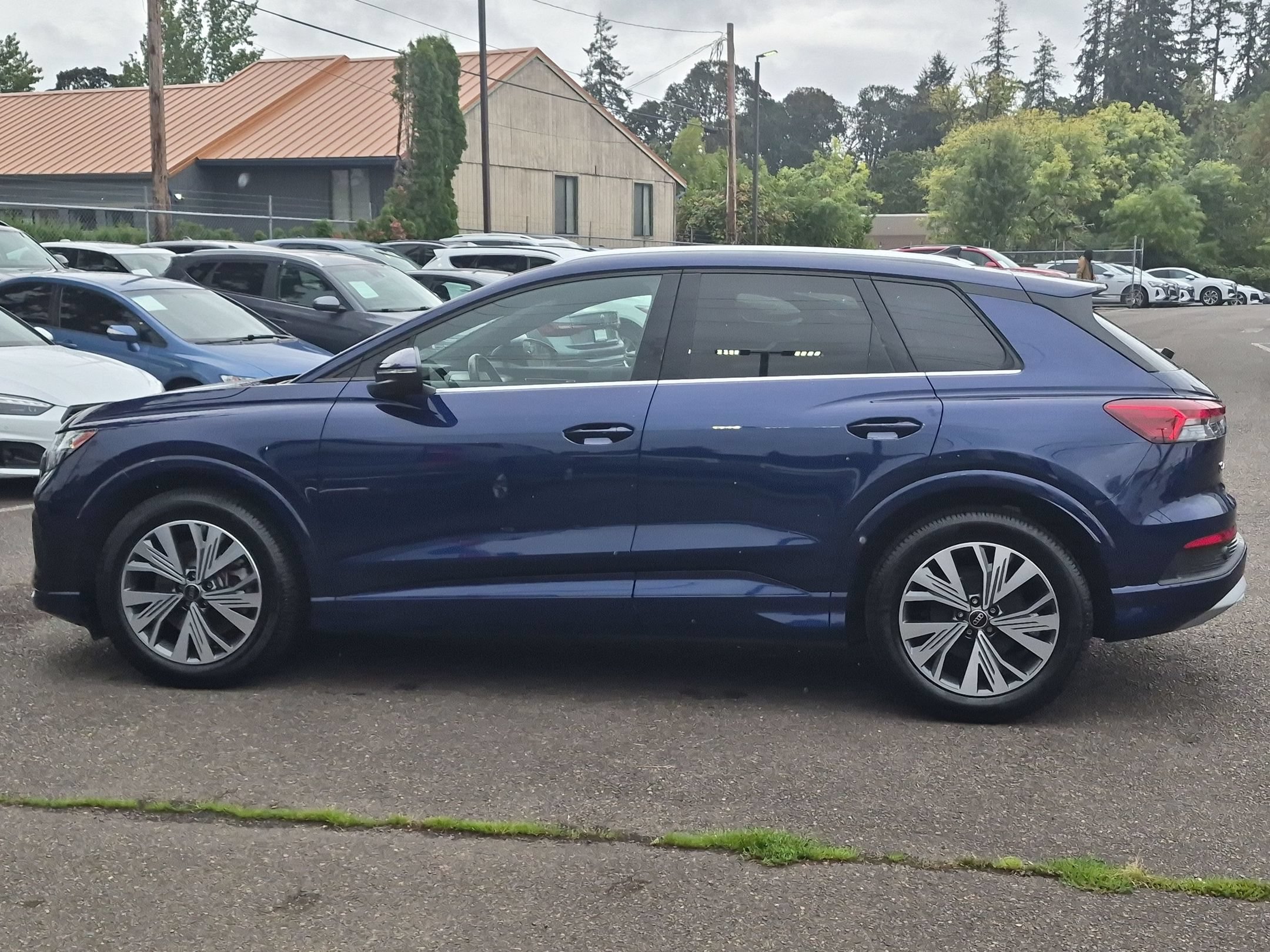 Used 2023 Audi Q4 e-tron Premium w/ Premium Plus RWD image 2