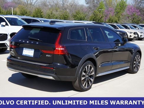 New 2025 Volvo V60 B5 Cross Country Ultra w/ Protection Package Premier image 4