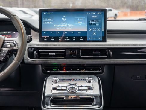 Used 2021 Lincoln Nautilus Reserve w/ Monochromatic Package image 30