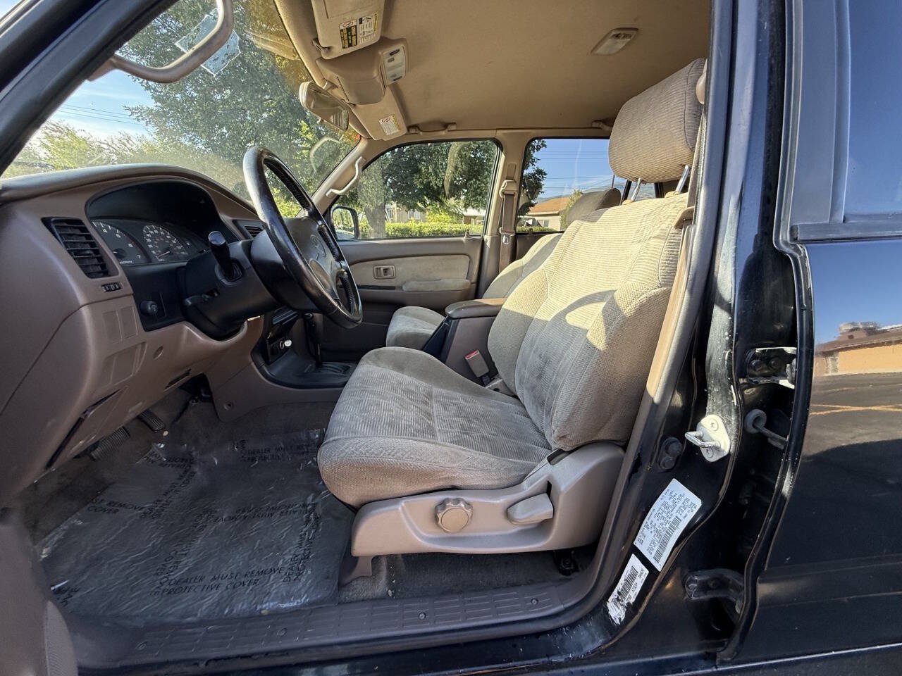 Used 2000 Toyota 4Runner SR5 w/ Upgrade Value Pkg 3 RWD image 9