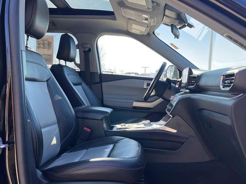 Used 2023 Ford Explorer XLT w/ Equipment Group 202A image 25