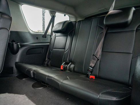 Used 2020 Chevrolet Suburban Premier AWD/4WD image 24