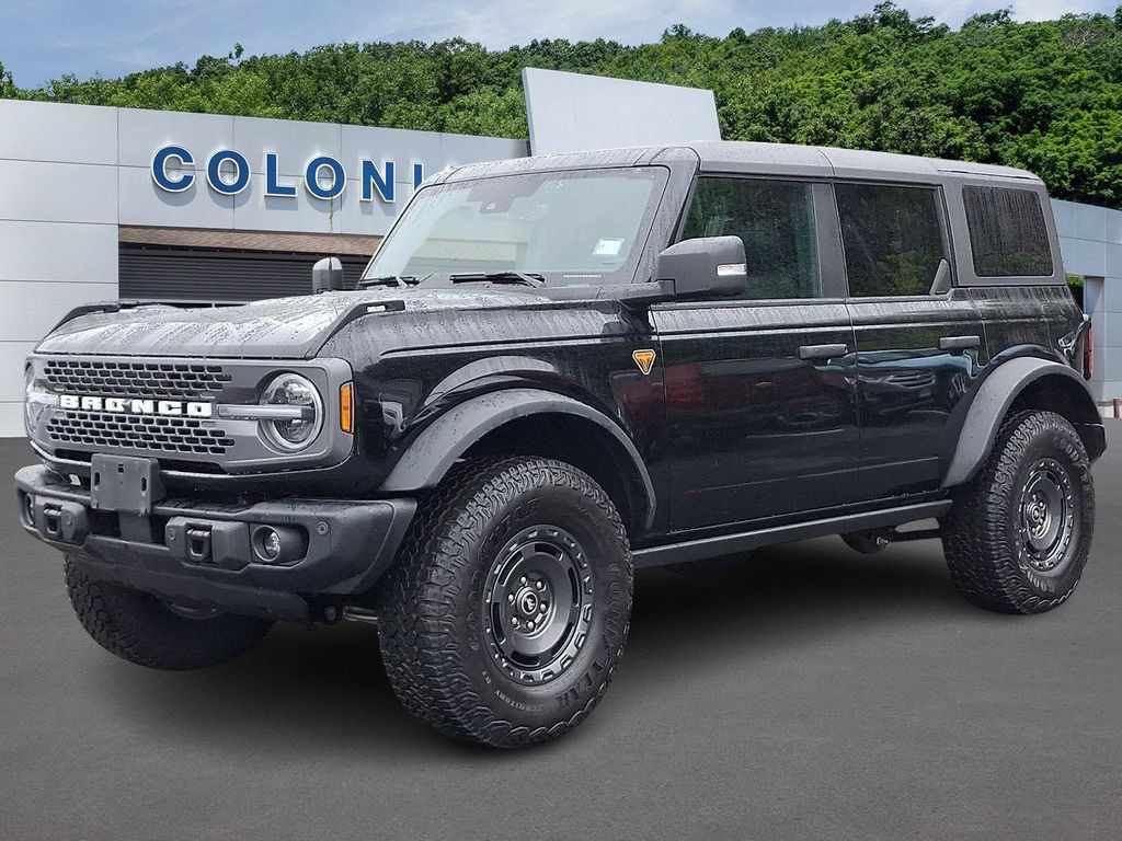Certified 2025 Ford Bronco Badlands AWD/4WD image 3