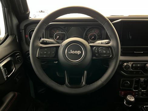 Certified 2025 Jeep Gladiator Rubicon image 12