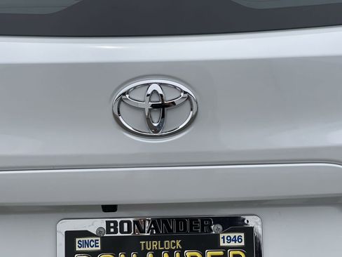 Used 2024 Toyota Corolla Cross L image 29