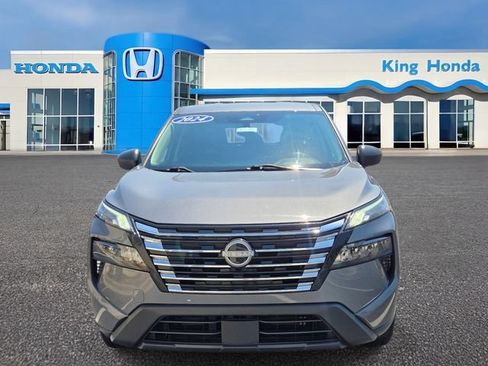 Used 2024 Nissan Rogue S AWD/4WD image 2