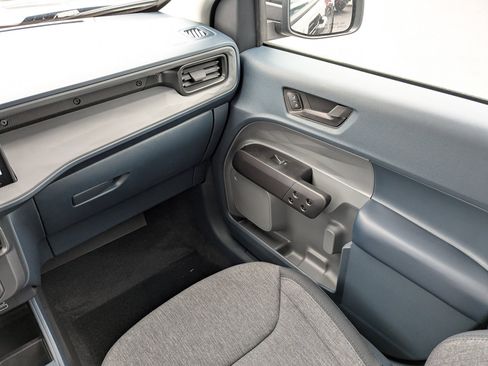 New 2025 Ford Maverick XLT w/ XLT Luxury Package image 16