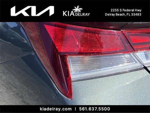 Used 2025 Hyundai Elantra SEL image 7