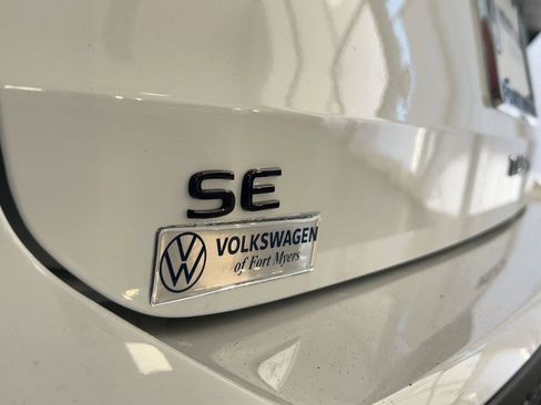 New 2026 Volkswagen Taos SE image 35