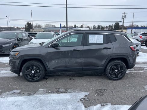 Used 2023 Jeep Compass Latitude w/ Convenience Group image 2