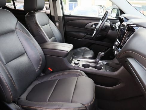 Used 2020 Chevrolet Traverse Premier FWD image 32