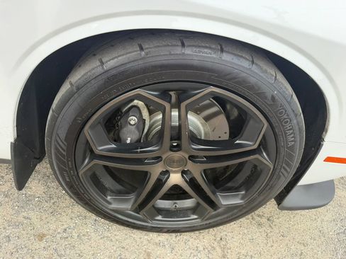 Used 2018 Dodge Challenger R/T Scat Pack w/ Leather Interior Group image 30