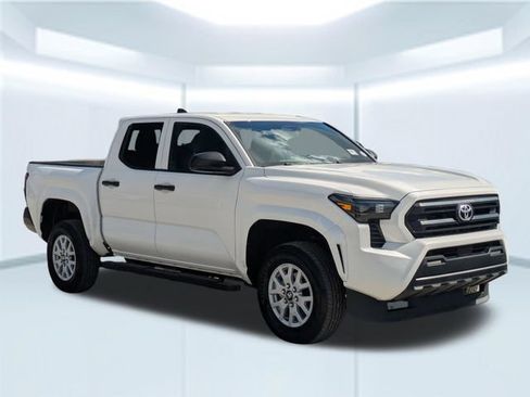 Used 2025 Toyota Tacoma SR RWD image 8