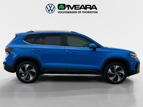 New 2025 Volkswagen Taos SE image 6