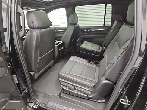 Used 2023 GMC Yukon XL Denali AWD/4WD image 35