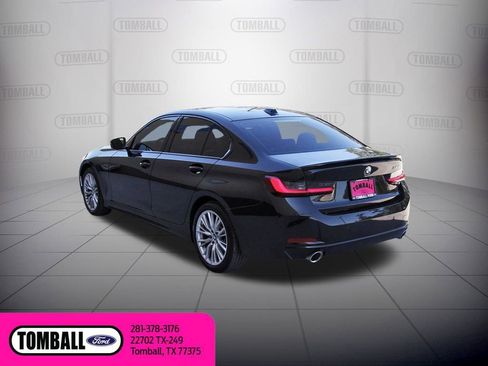 Used 2024 BMW 330i Sedan w/ Convenience Package RWD image 5