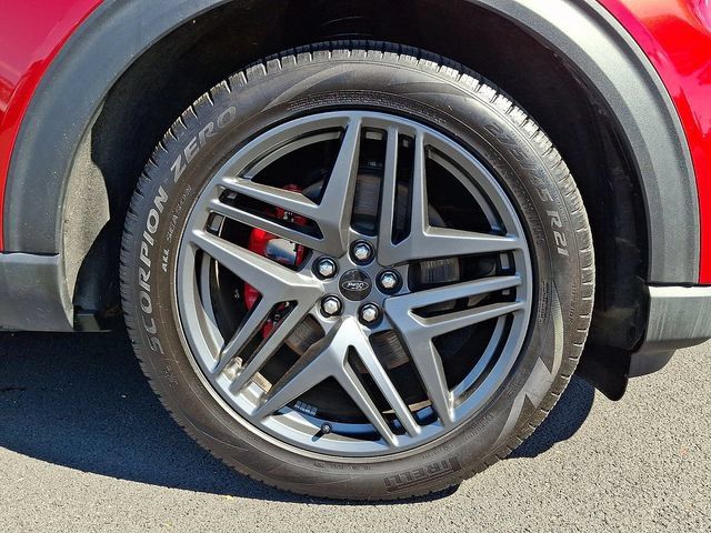 Certified 2025 Ford Explorer ST AWD/4WD image 8