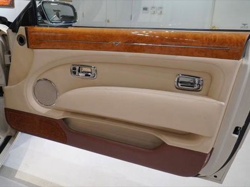 Used 2008 Bentley Azure image 30