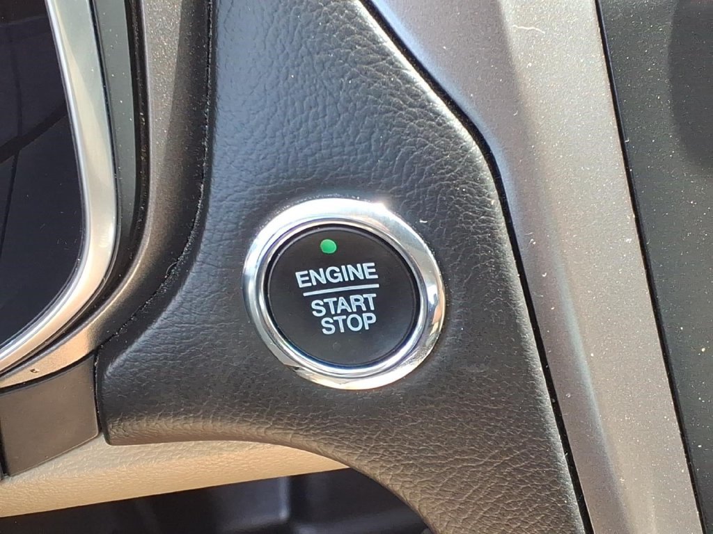 Used 2020 Ford Fusion SE FWD image 21