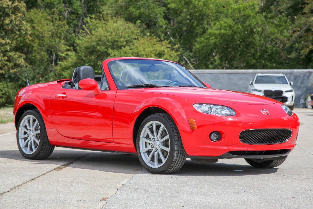 Used 2007 MAZDA MX-5 Miata Grand Touring w/ Premium Pkg RWD image 1
