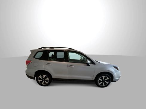 Used 2017 Subaru Forester 2.5i Premium w/ All-Weather Package image 9